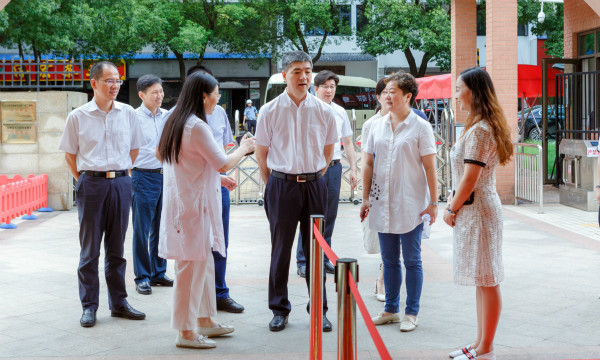 陈正春副市长来天宁检查开学疫情防控和安全工作