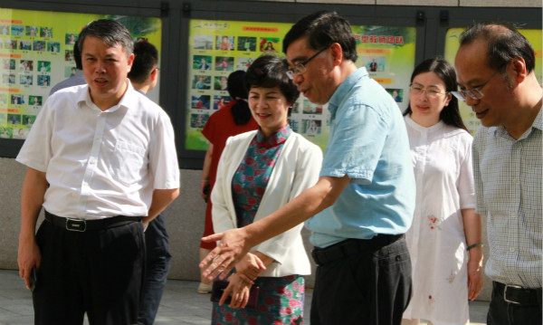 省教育厅副厅长顾月华一行视察天宁开学情况