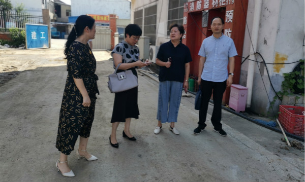 副区长管黎芳调研学校建设项目