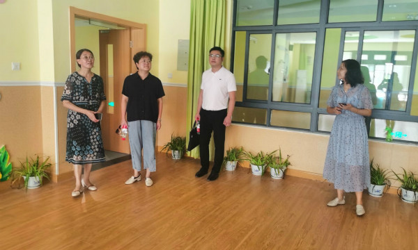 副区长管黎芳调研学校建设项目