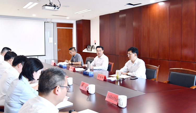 张凯奇调研纪委监委工作