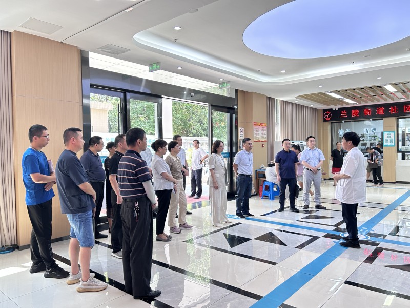 市中医院“党建引领下基层”，走访兰陵中心