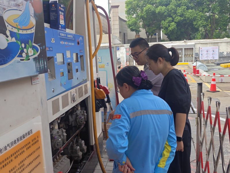 区商务局开展加油站安全生产专项检查